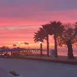 Little Villa - Walk To The Beach